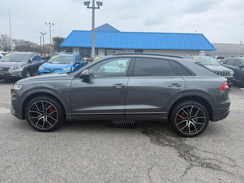 Used 2019 Audi Q8 Premium Plus w/ Premium Plus image 3