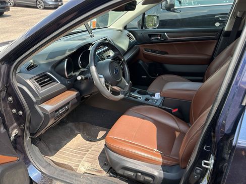 Used 2018 Subaru Outback 3.6R Touring AWD/4WD image 14