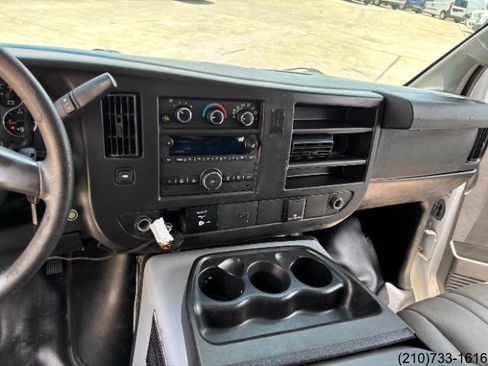 Used 2016 Chevrolet Express 3500 Extended RWD image 18