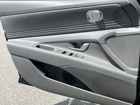 New 2026 Hyundai Elantra Sport FWD image 22