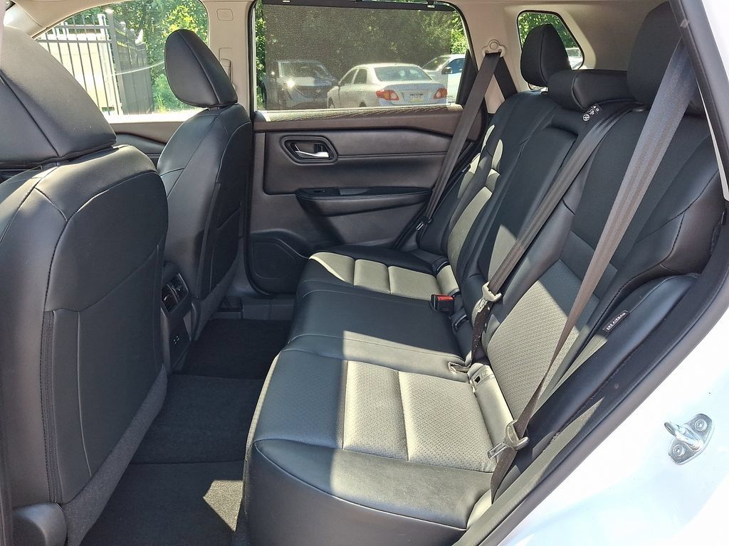 Certified 2023 Nissan Rogue SV w/ SV Premium B Package AWD/4WD image 11