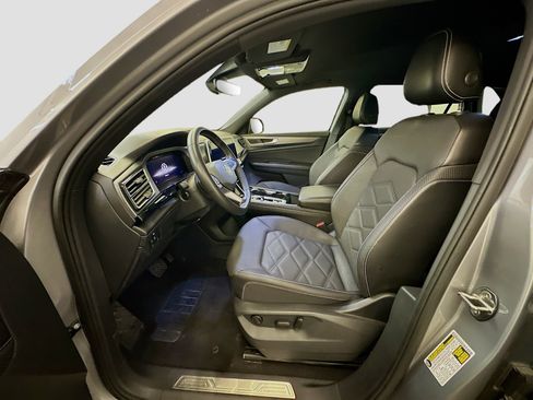 Used 2024 Volkswagen Atlas Cross Sport SE AWD/4WD image 13