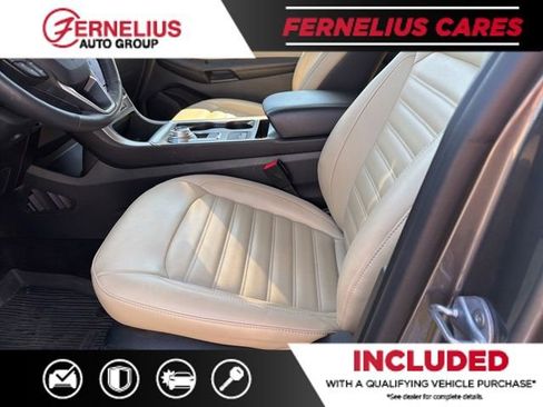 Used 2022 Ford Edge SEL w/ Convenience Package AWD/4WD image 9