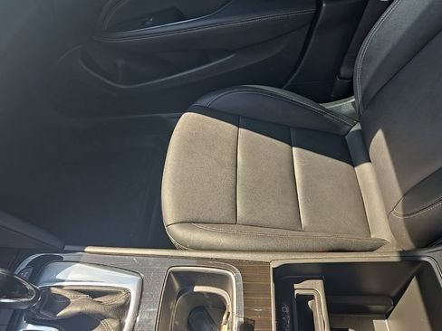 Used 2018 Buick Regal Essence w/ Driver Confidence Package #1 AWD/4WD image 23