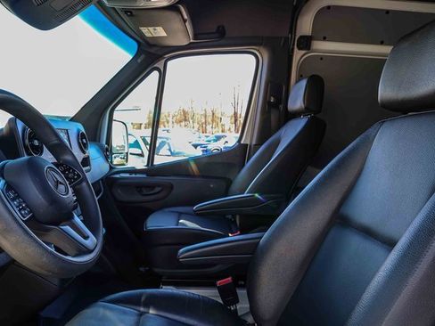 Used 2024 Mercedes-Benz Sprinter 2500 w/ Acoustic Package image 9