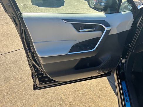 New 2025 Toyota RAV4 XLE image 12