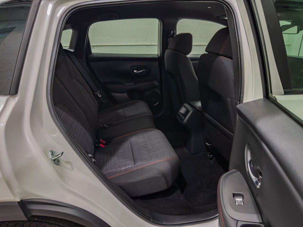 Used 2025 Honda HR-V Sport image 18