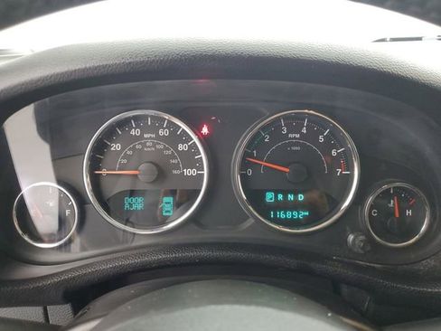 Used 2015 Jeep Wrangler Unlimited Sahara w/ Connectivity Group AWD/4WD image 23