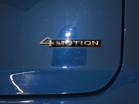 Used 2025 Volkswagen Atlas Cross Sport SE image 34