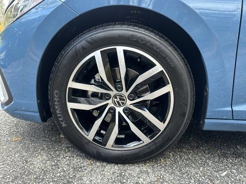 Used 2025 Volkswagen Jetta SE image 25