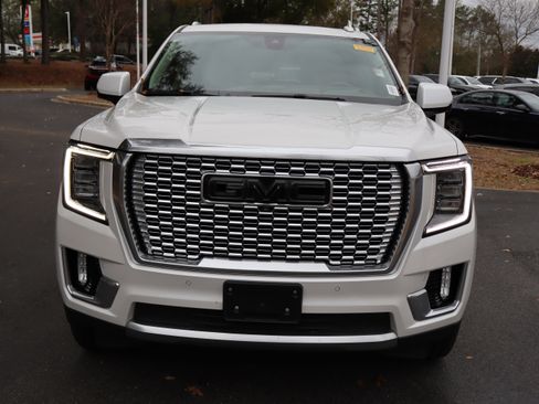 Used 2022 GMC Yukon XL Denali w/ Denali Ultimate Package image 17