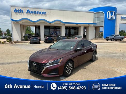 Used 2024 Nissan Altima 2.5 SV FWD image 1