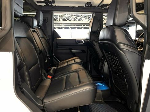 Used 2025 Ford Bronco Badlands image 30