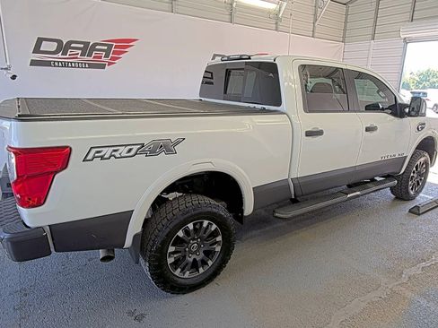 Used 2017 Nissan Titan PRO-4X w/ Pro-4x Convenience Package AWD/4WD image 3