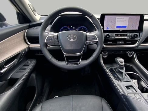 Used 2025 Toyota Grand Highlander AWD Hybrid image 6