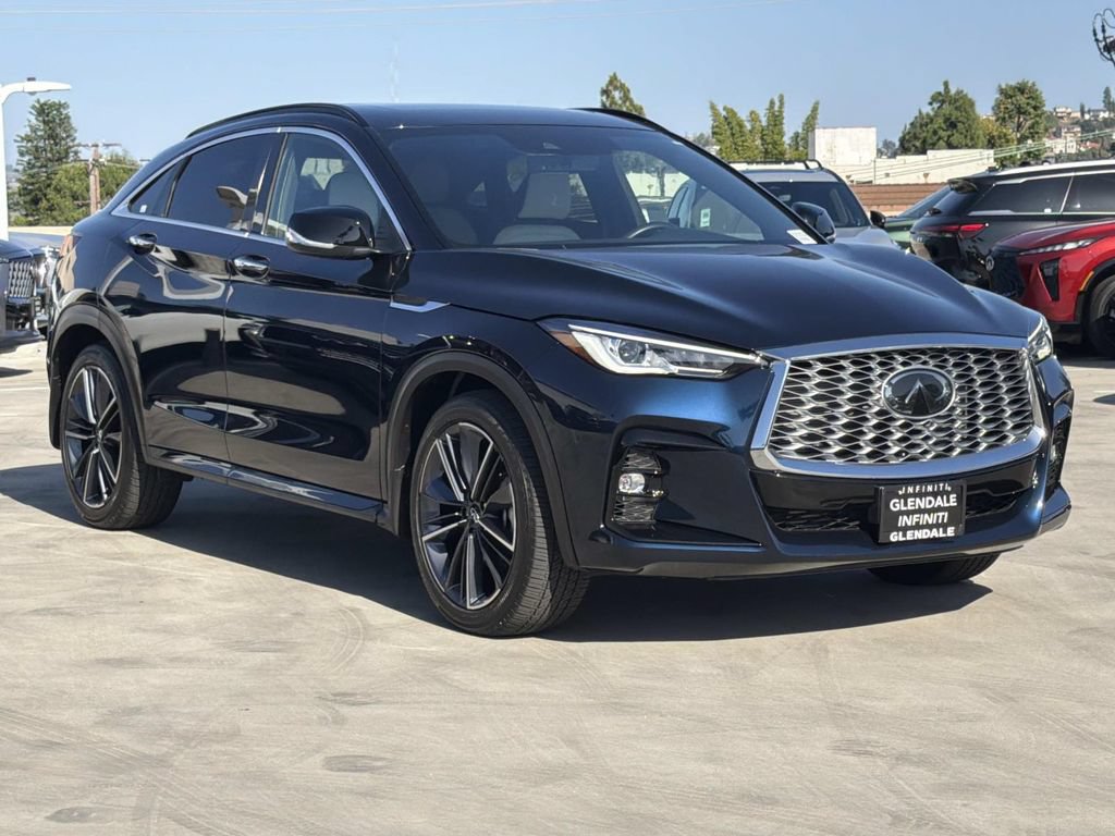 Certified 2025 INFINITI QX55 Luxe w/ Cargo Package AWD/4WD image 2