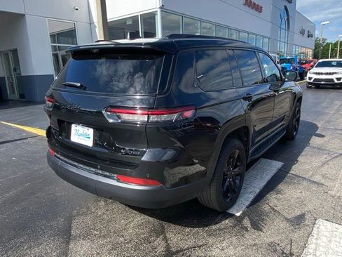 Used 2025 Jeep Grand Cherokee L Limited w/ Luxury Tech Group II image 9