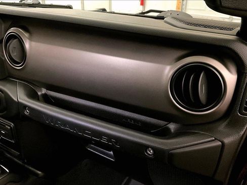 Used 2021 Jeep Wrangler Sport image 15