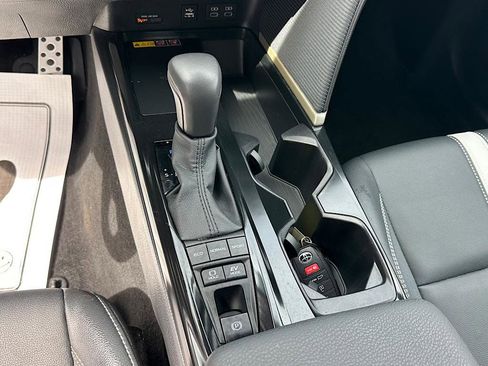 Used 2025 Toyota Camry SE image 27