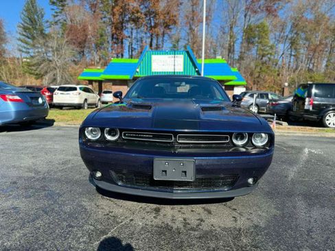 Used 2017 Dodge Challenger SXT Plus image 2