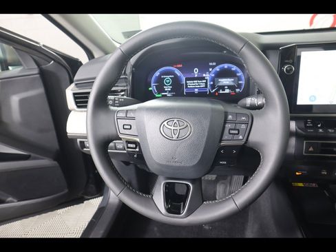 Used 2026 Toyota Camry XLE image 20