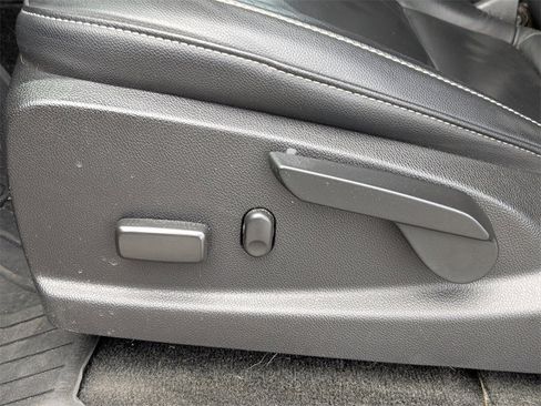 Used 2018 GMC Canyon SLT w/ Driver Alert Package image 18