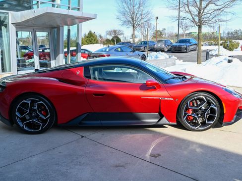 Used 2022 Maserati MC20 Coupe image 4