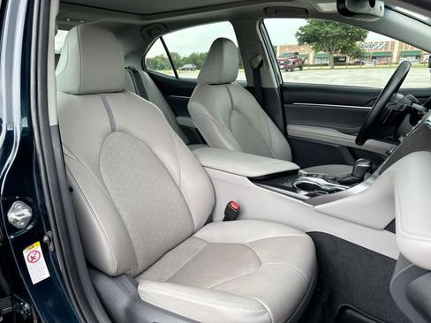 Used 2018 Toyota Camry XSE FWD image 24