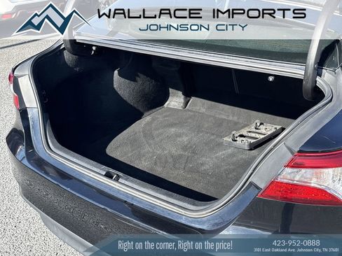 Used 2019 Toyota Camry LE image 31