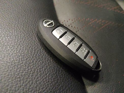 Used 2024 Nissan Altima 2.0 SR FWD image 32
