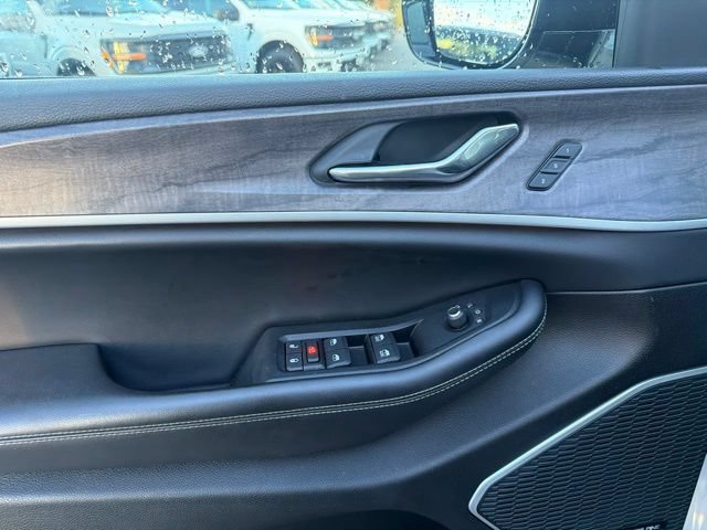 Used 2024 Jeep Grand Cherokee Limited 4xe AWD/4WD image 16