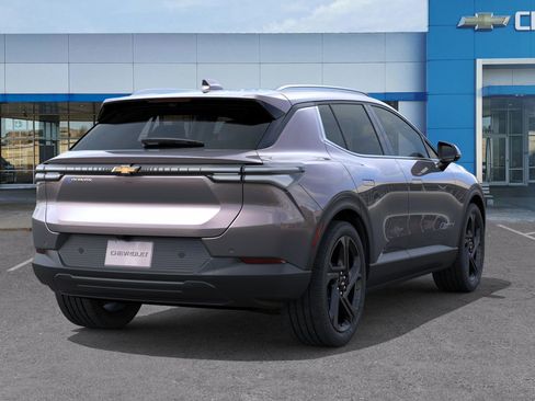 New 2026 Chevrolet Equinox EV LT image 4