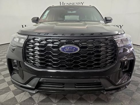 Used 2026 Ford Explorer ST-Line w/ ST-Line Street Pack RWD image 3