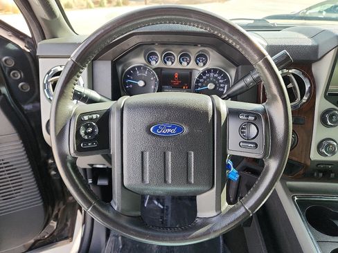 Used 2014 Ford F250 Lariat w/ Lariat Interior Package image 17