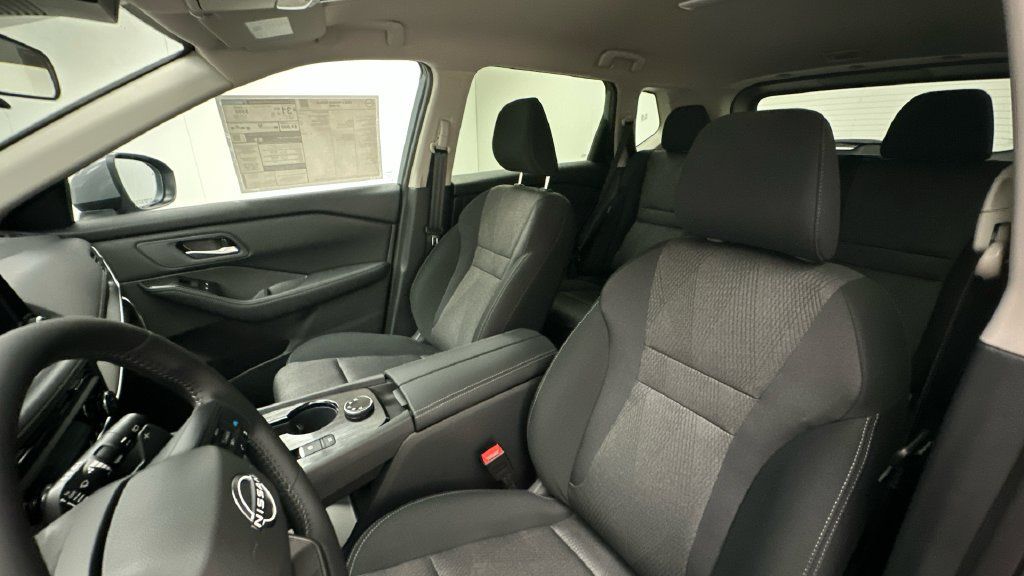 New 2026 Nissan Rogue SV AWD/4WD image 9