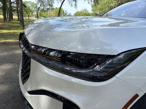 Used 2025 Lincoln Nautilus Reserve w/ Jet Appearance Package image 10