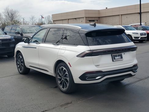 New 2026 Lincoln Nautilus Reserve AWD/4WD image 3