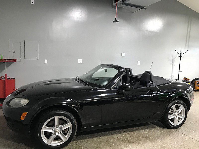 Used 2007 MAZDA MX-5 Miata Sport RWD image 13