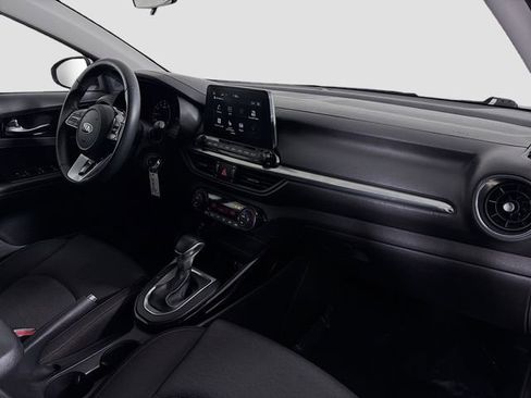 Used 2019 Kia Forte S image 27
