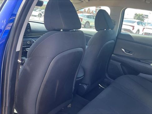 Used 2022 Hyundai Elantra SEL w/ Preferred Accessory Package FWD image 10