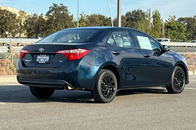 Used 2017 Toyota Corolla LE w/ Carpet Mat Package (TMS) FWD image 4