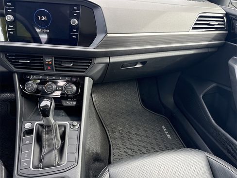 Used 2024 Volkswagen Jetta SEL image 16