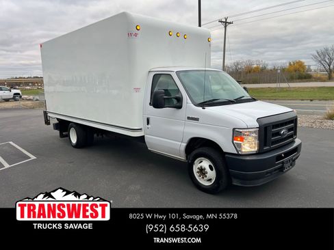 Used 2022 Ford E-350 and Econoline 350 Super Duty w/ Power Windows & Locks Group image 2