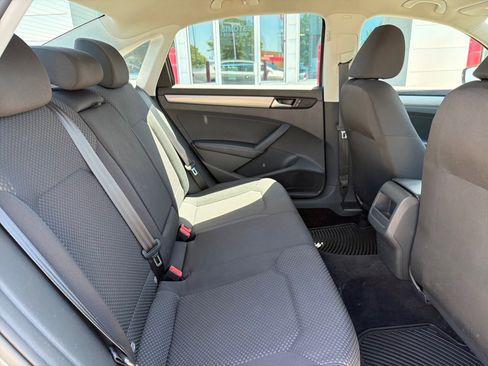Used 2014 Volkswagen Passat 1.8T FWD image 21