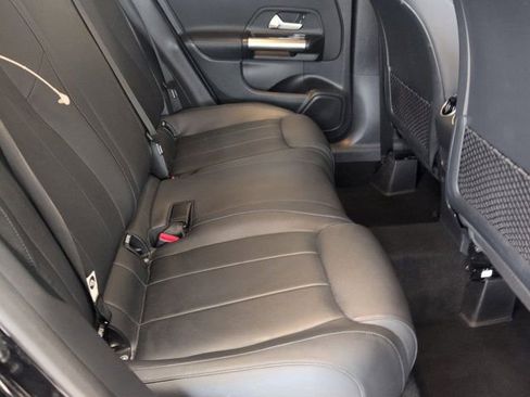 Used 2025 Mercedes-Benz GLA 250 image 26