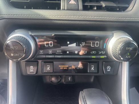 Used 2021 Toyota RAV4 XLE w/ Convenience Package AWD/4WD image 25