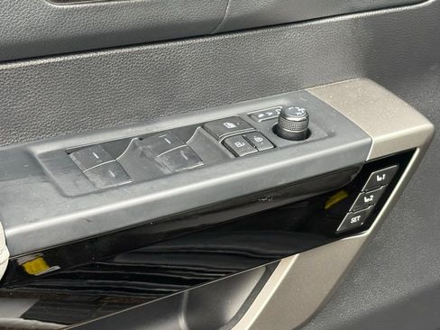 Used 2023 Toyota Tundra Limited image 28