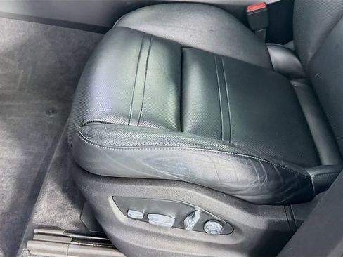 Used 2019 Porsche Cayenne S image 25