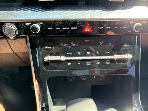 Used 2024 Kia Carnival SX Prestige FWD image 26