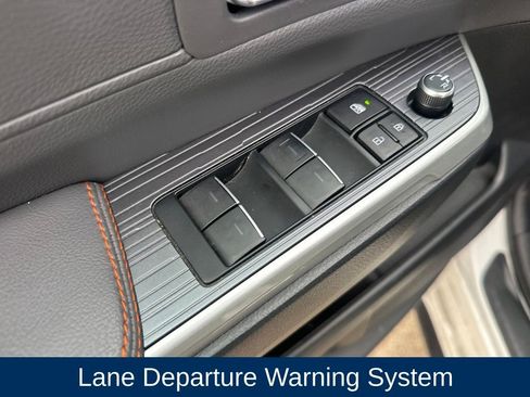 Used 2022 Toyota Sienna XSE image 12